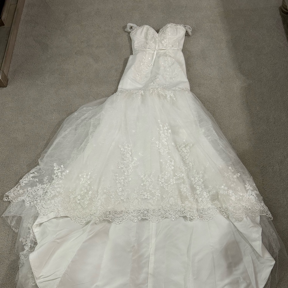 New never worn wedding dress